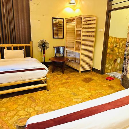 Afro Smile Hotel & Guest House Jinja Buitenkant foto