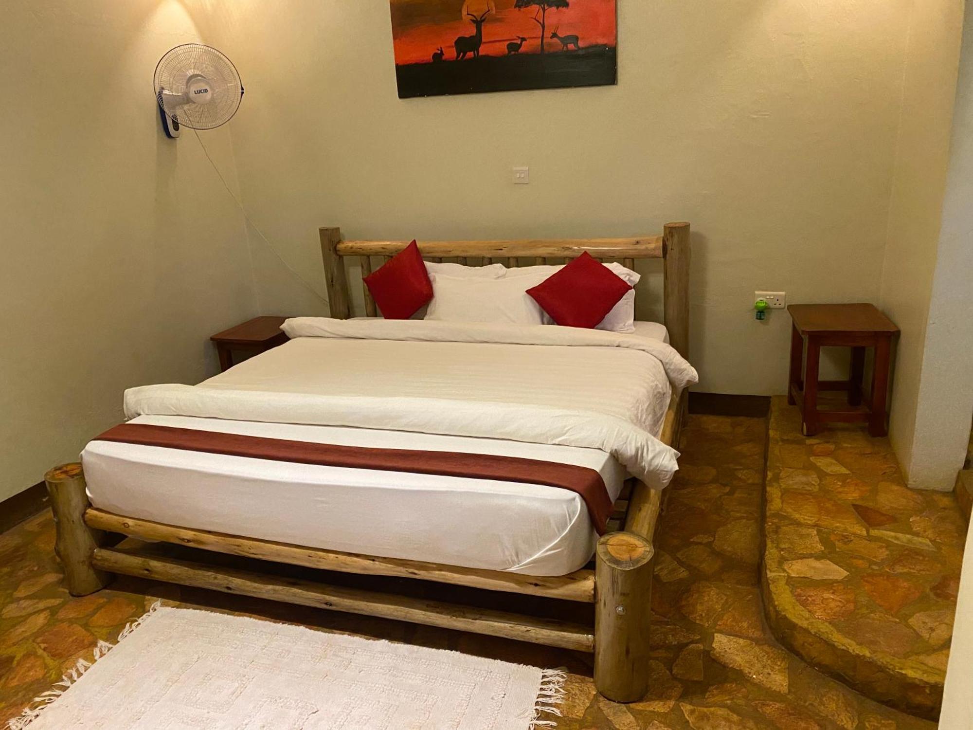 Afro Smile Hotel & Guest House Jinja Buitenkant foto