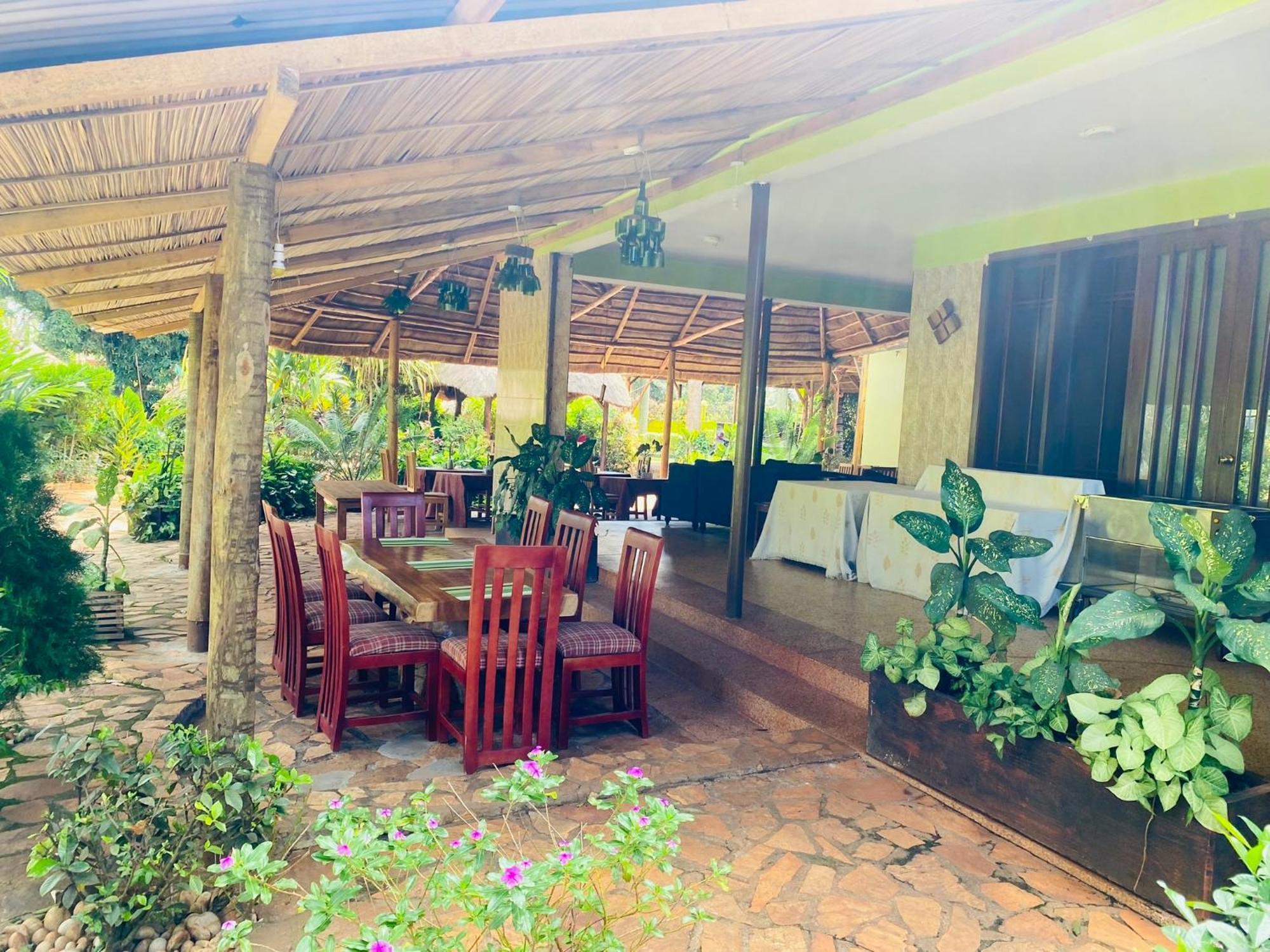 Afro Smile Hotel & Guest House Jinja Buitenkant foto