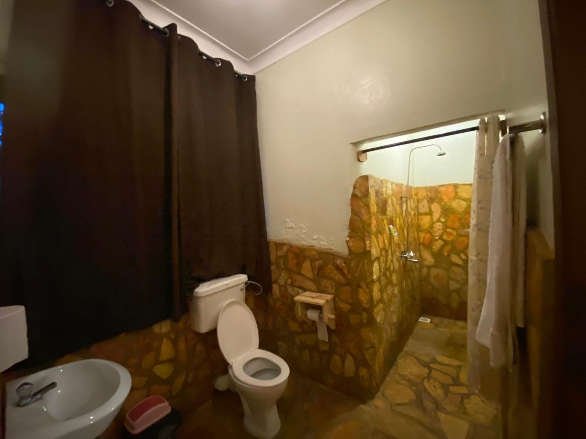Afro Smile Hotel & Guest House Jinja Buitenkant foto