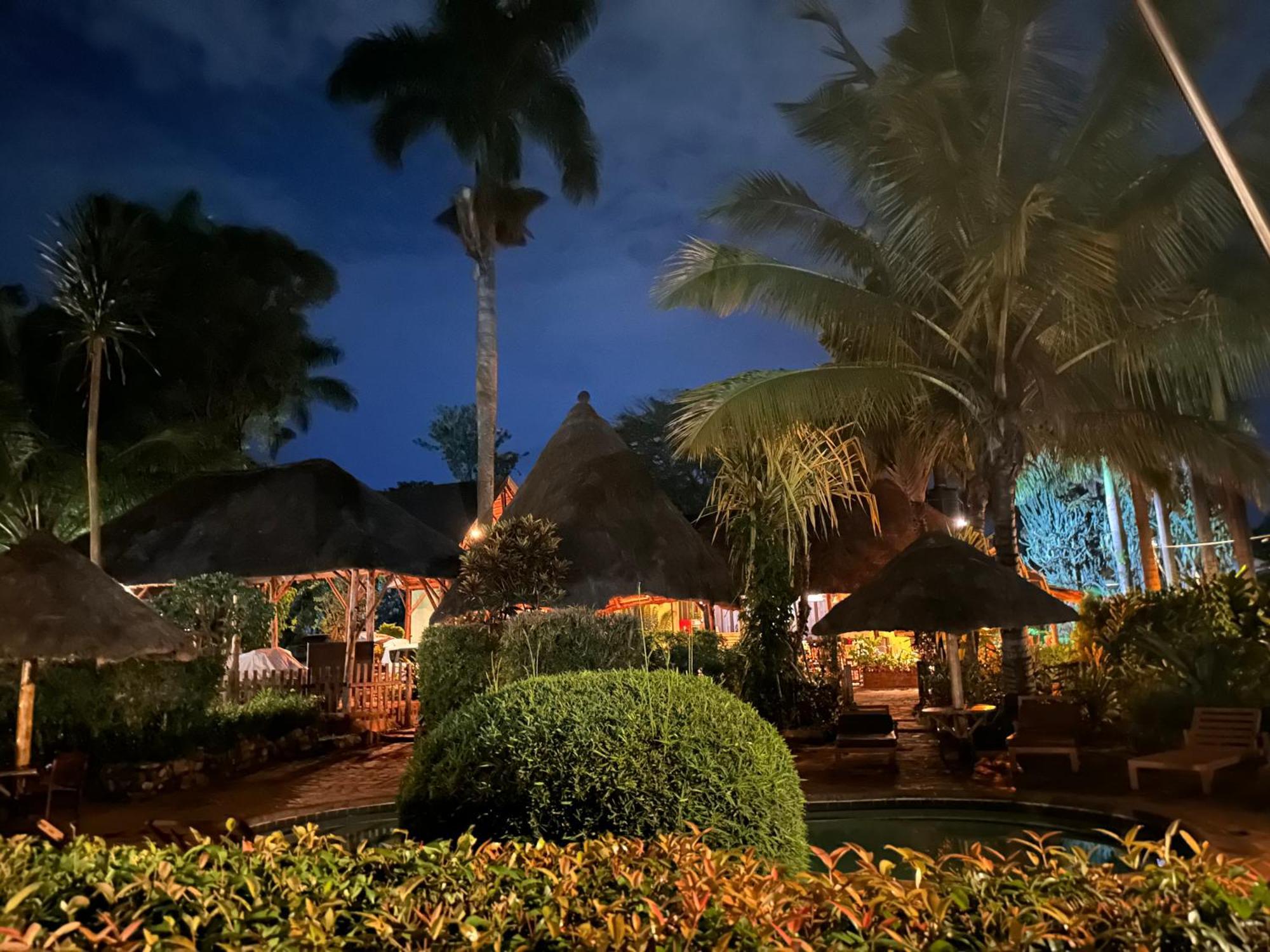 Afro Smile Hotel & Guest House Jinja Buitenkant foto