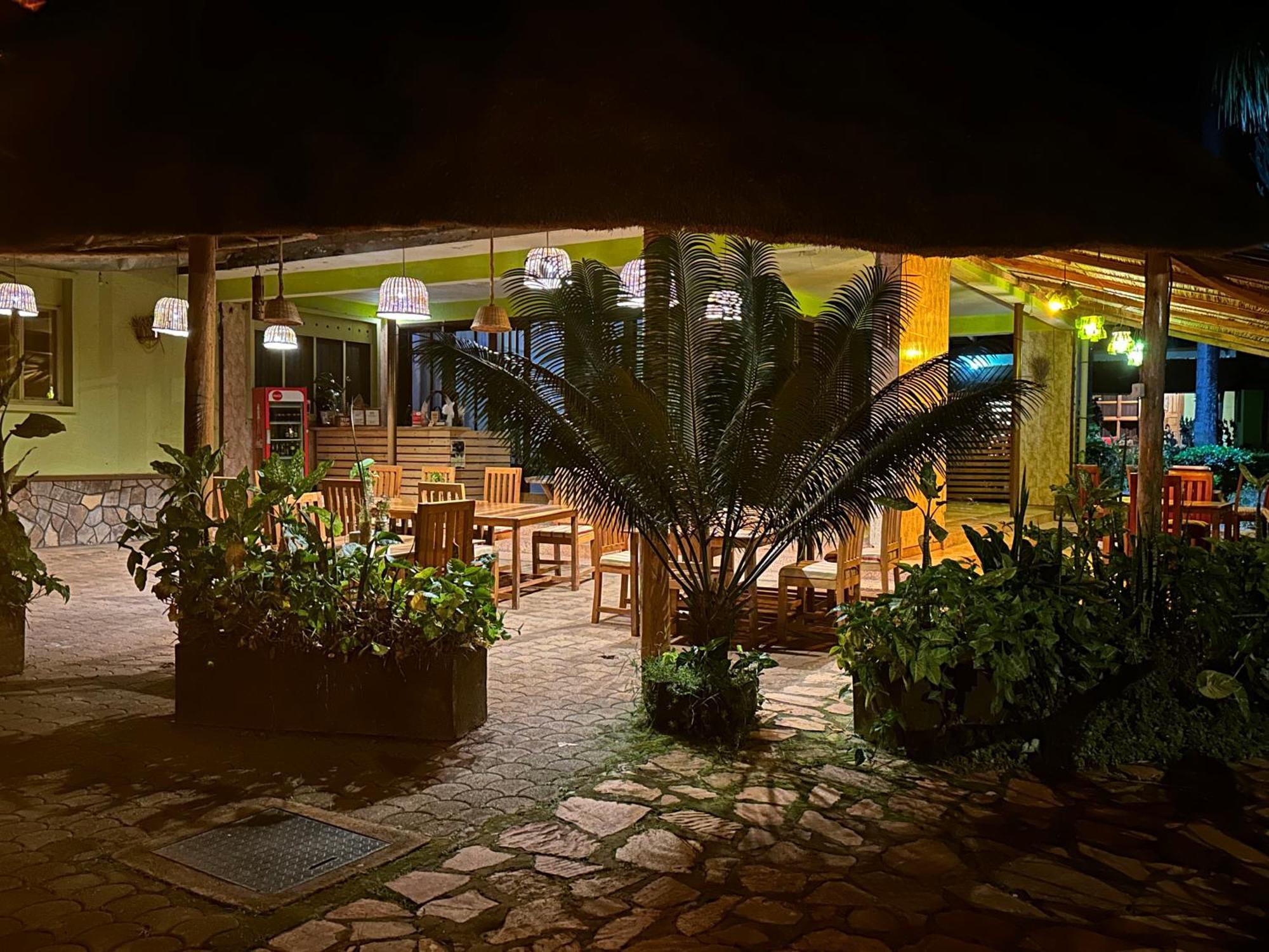 Afro Smile Hotel & Guest House Jinja Buitenkant foto