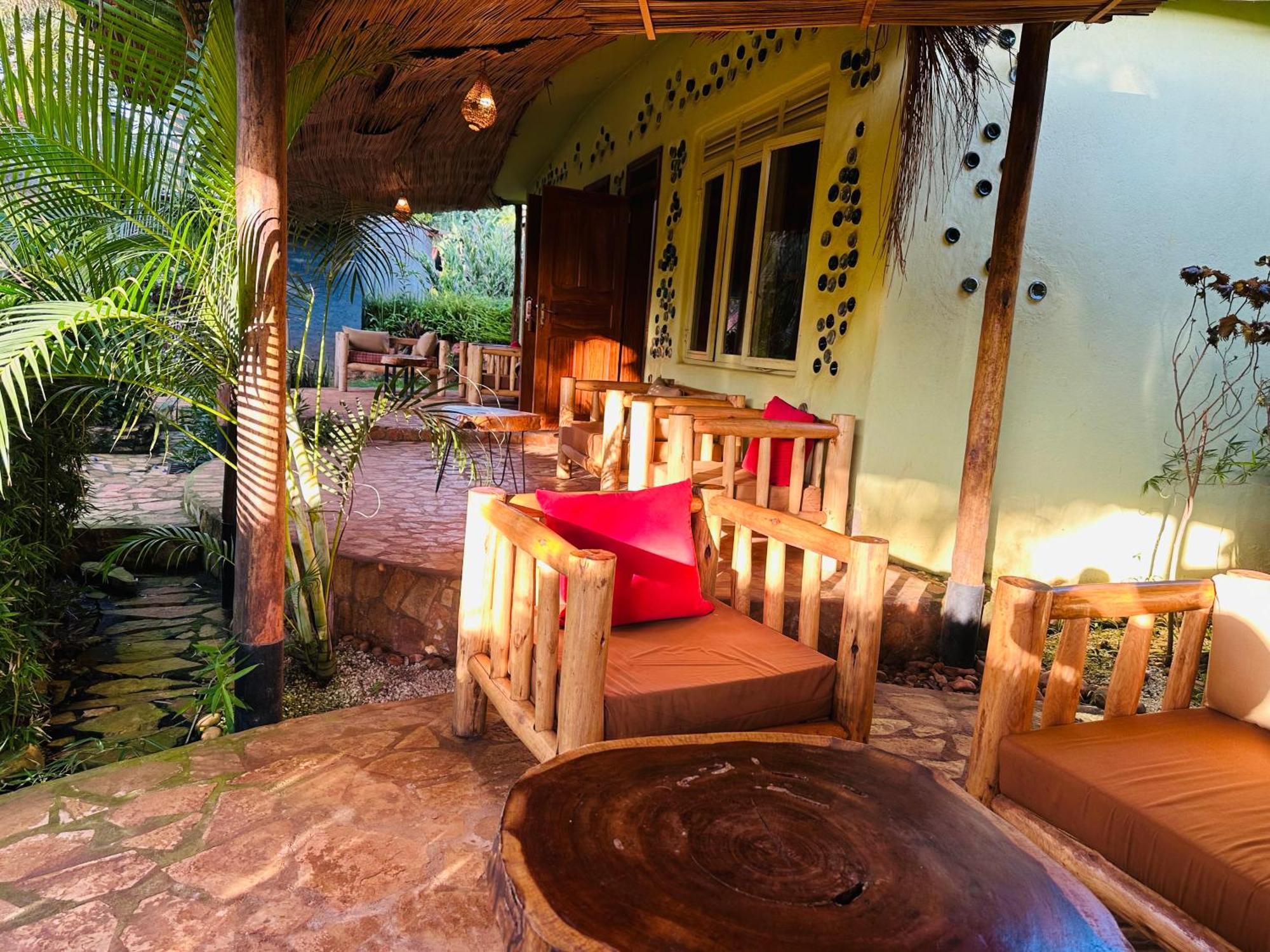 Afro Smile Hotel & Guest House Jinja Buitenkant foto