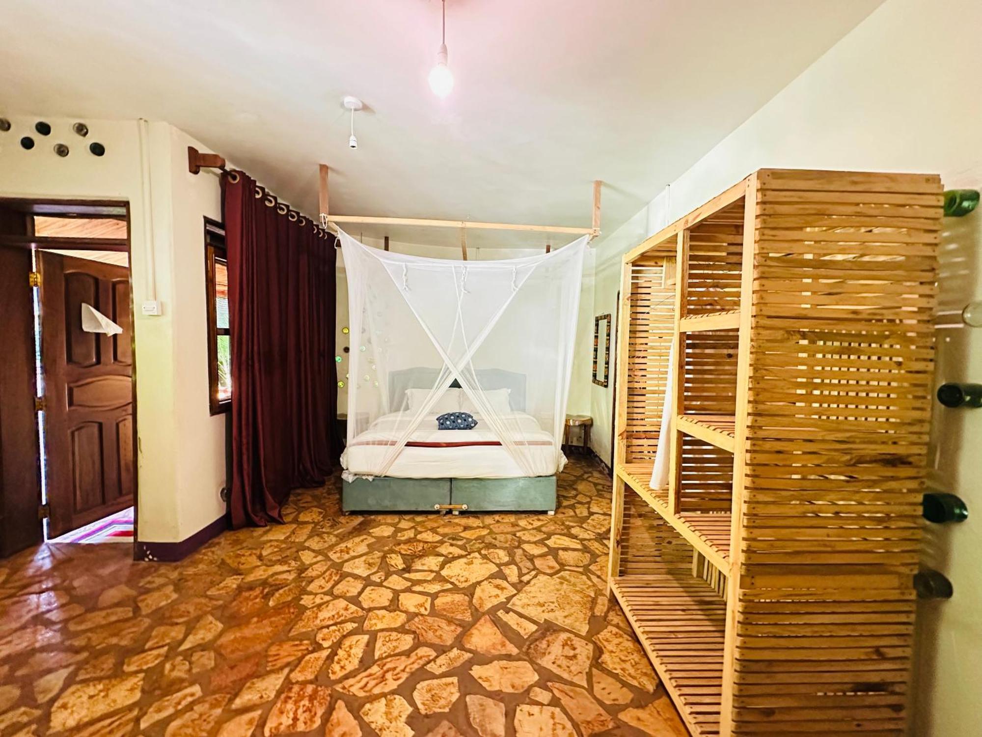 Afro Smile Hotel & Guest House Jinja Buitenkant foto