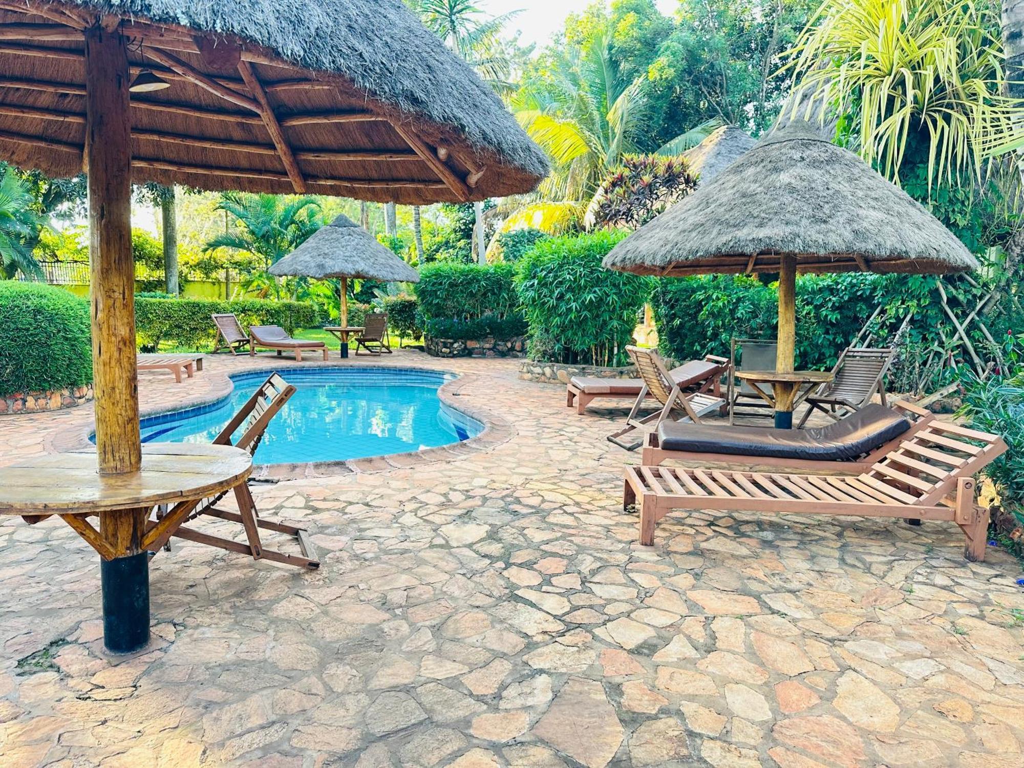 Afro Smile Hotel & Guest House Jinja Buitenkant foto