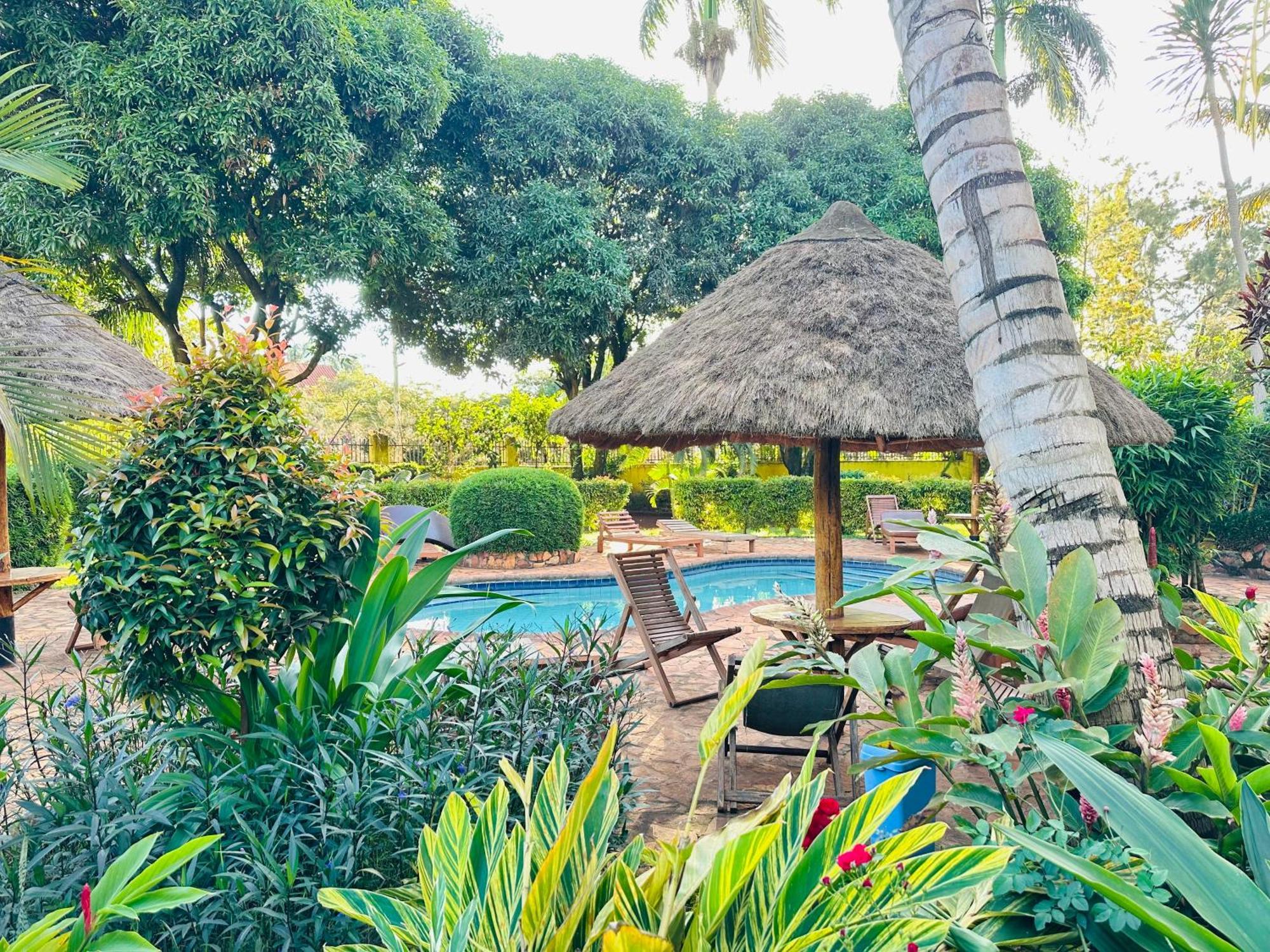 Afro Smile Hotel & Guest House Jinja Buitenkant foto